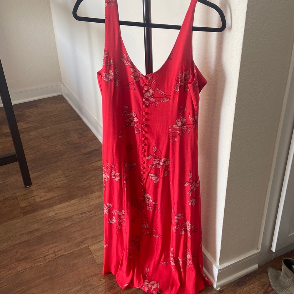 Cute red spring/summer dress with bow on back